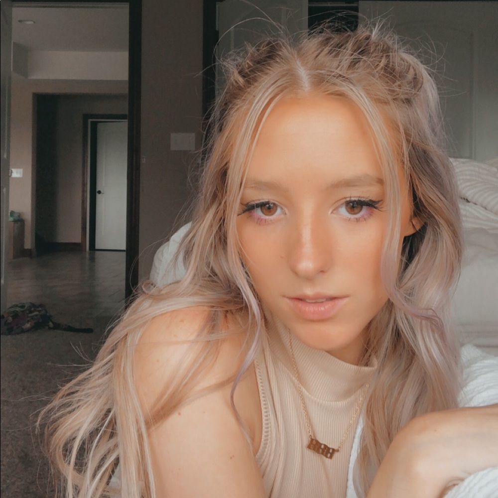 Meet your Posher, Julia